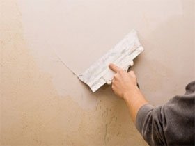 Виконуємо шпаклювання стін своїми руками