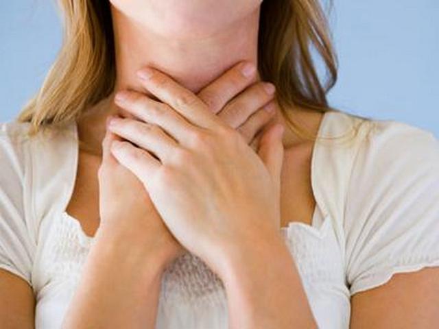 Як лікувати горло, якщо пропав голос?