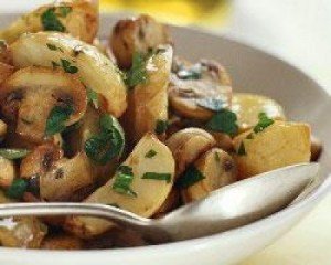 Смачні тушковані страви з картоплею і грибами в мультиварках Редмонд і Поларіс. Рецепти і фото.