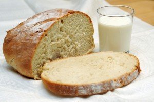 Кілька секретів як спекти хліб в мультиварках Редмонд і Поларіс. Кращі рецепти з фото.