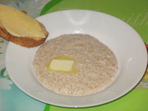 Кілька рецептів приготування пшеничної каші на молоці мультиварках Редмонд і Поларіс. Покрокові інструкції і фото.