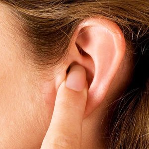 Як прибрати шум у вухах: лікування в домашніх умовах таблетками або народними засобами