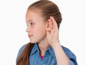 Що робити, коли вухо не чує і не болить, в чому причини