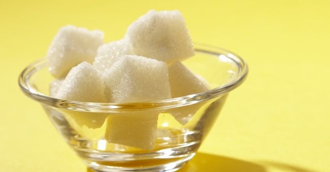 До чого розсипати цукор: прикмети