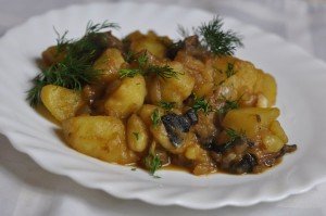 Смачні тушковані страви з картоплею і грибами в мультиварках Редмонд і Поларіс. Рецепти і фото.