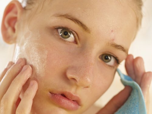Догляд за проблемною шкірою обличчя і правила макіяжу