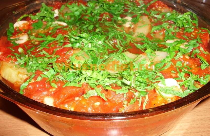 Баклажани шарами з помідорами, болгарським перцем і кабачками