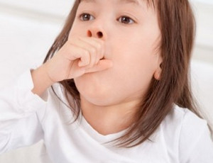 Чим допомогти дитині при кашлі?