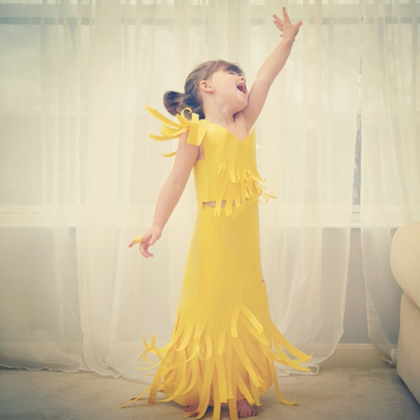 Чотирирічний модельєр і її чудові вбрання з паперу