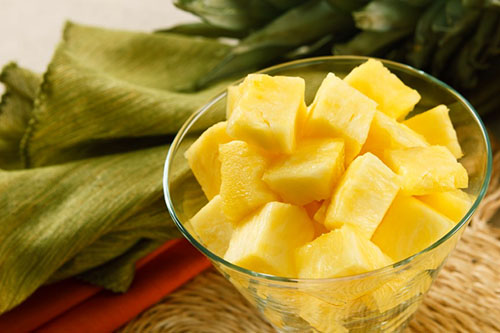 Помірне споживання стиглого солодкого ананаса принесе тільки користь