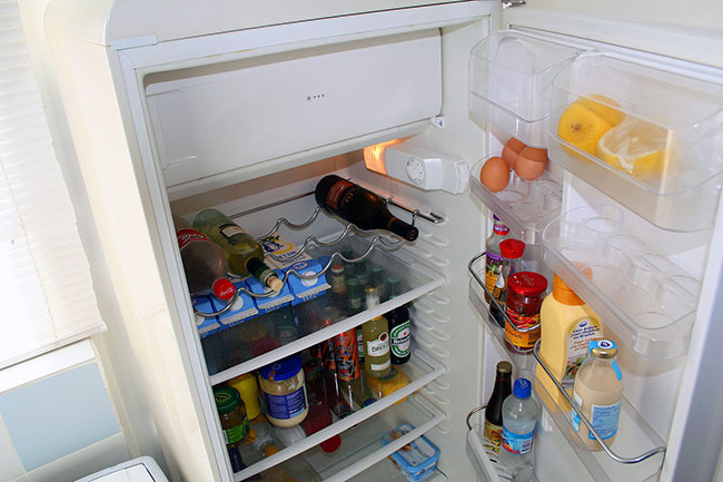 Як позбавитися від запаху в холодильнику?