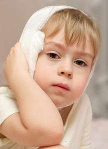 Коли у дітей болять вушка (поради мамам)