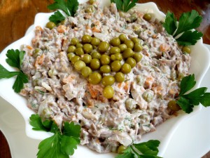Прості рецепти салатів до Нового року — смачний святковий стіл