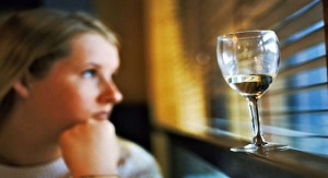 Народне лікування алкоголізму: яблуко і оцет – вороги алкоголю