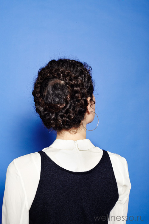 ТОП 6 простих зачісок для кучерявого волосся (покрокові фото для створення образу)