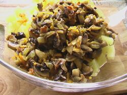 Салат з куркою і ананасами рецепт з фото