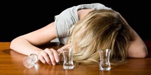 Народне лікування алкоголізму: яблуко і оцет – вороги алкоголю