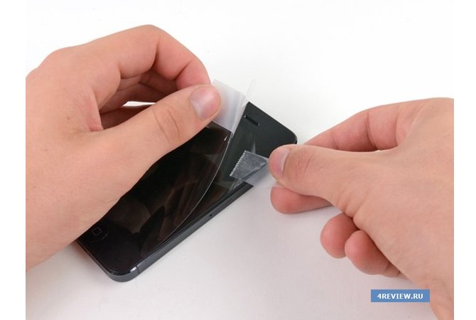 Як наклеїти плівку на смартфон якісно і без бульбашок?