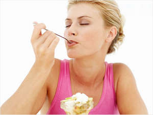 Яке морозиво можна їсти годуючим мамам без шкоди для здоровя (корисний рецепт)