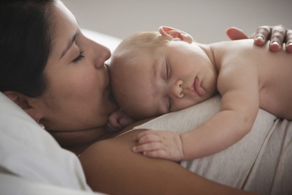 Гикавка у новонароджених після годування – є привід для занепокоєння?