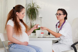 Чому виникає кольпіт у вагітних, і як його лікувати?