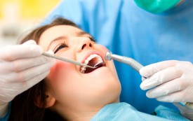 Скоро стоматологи будуть ставити пломби із скла