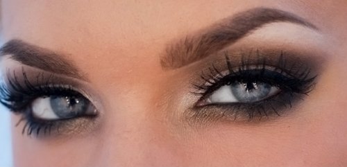 Смокі айс: макіяж для сіро блакитних очей