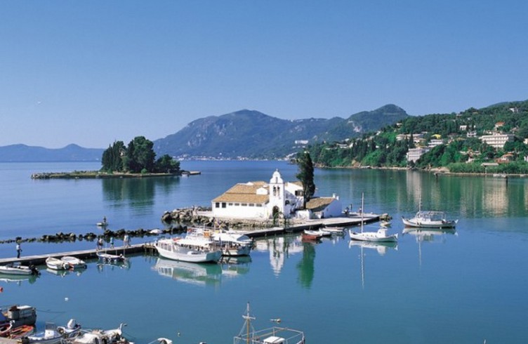 Куди краще поїхати відпочити: в Чорногорію або Грецію
