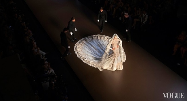 Історія створення розкішного весільного плаття Ralph & Russo Couture