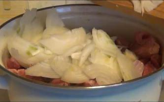 Свинячі реберця в мультиварці: покроковий кулінарний рецепт