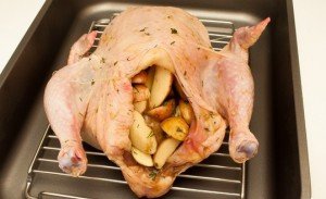 Рецепт курки в духовці з фото. Як смачно приготувати курку в духовці цілком?
