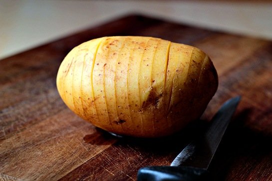 Картопля гармошка запечена в духовці   рецепти фото. Як приготувати картоплю гармошку?