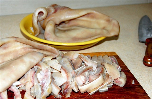Мариновані свинячі вушка по корейськи