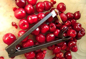 Вареники з вишнею в мультиварці: покроковий кулінарний рецепт