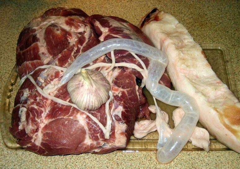 Домашня ковбаса з свинини в кишках   рецепт з фото