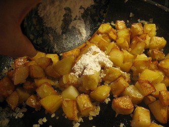 Картопля смажена в мультиварці: покроковий кулінарний рецепт