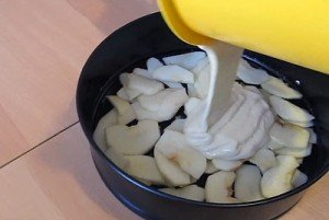 Як приготувати шарлотку з яблуками в духовці з фото. Як зробити тісто для шарлотки?