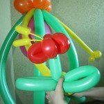 Як зробити веселого клоуна з повітряних кульок