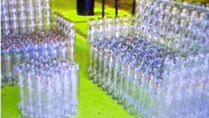 Використання пластикових пляшок для створення садових меблів (відео)