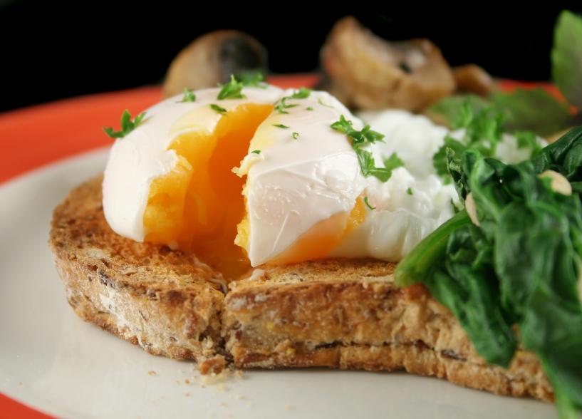 Як готувати яйце пашот — рецепти різноманітного приготування