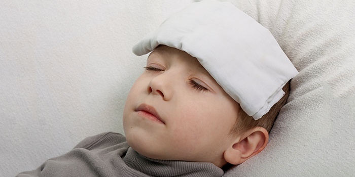 Висока температура у дитини без симптомів: що робити і як збити