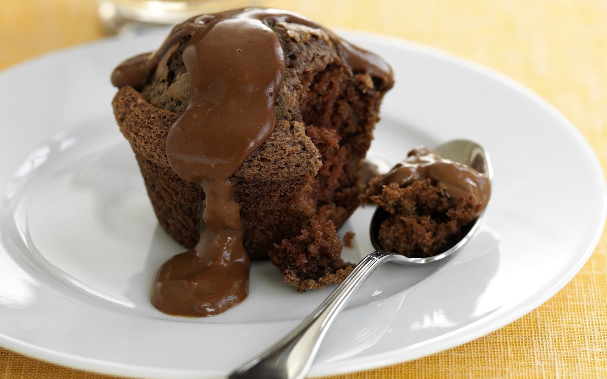 Рецепт кексу в мікрохвильовці за 1, 3 і 5 хвилин — смачний і швидкий десерт