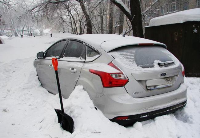 Як без проблем завести в мороз автомобіль? Принцип снігового чохла |