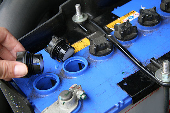 Причини несправності АКБ. Відновлення акумулятора автомобіля у домашніх умовах |