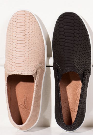 Туфлі на суцільній підошві – модно, зручно, практично!
