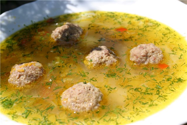 Рецепти: Картопляний суп з фрикадельками