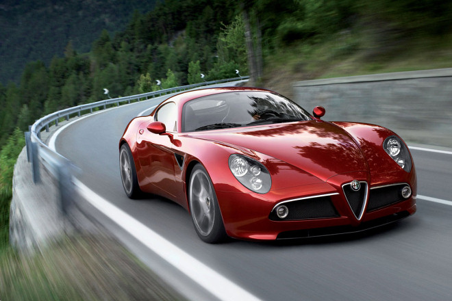 Alfa Romeo 8C Spider — чистокровний італійський родстер |