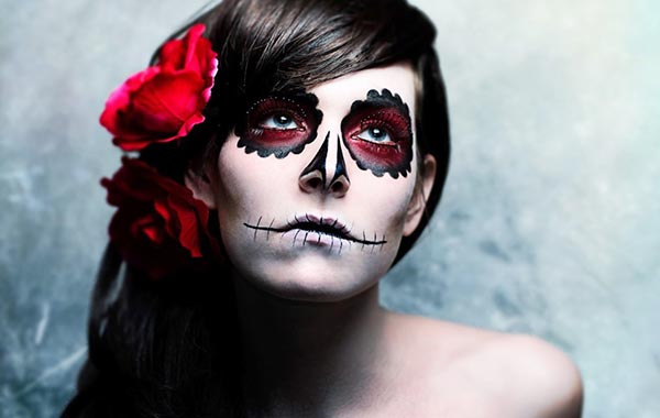 Макіяж на хеллоуїн: фото ефектних ідей, як зробити самій + відео Макіяж на хеллоуїн: фото ефектних ідей, як зробити самій + відео