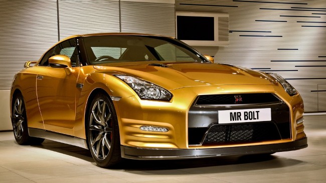 Золотий Nissan GT R пішов з молотка на інтернет аукціоні EBay |