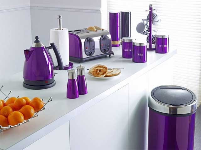 Кухня в фіолетових тонах